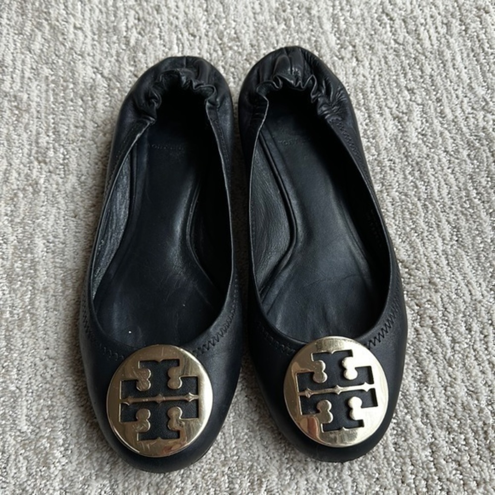 Tory Burch black flats with gold logo 8.5  M EXCELLENT CONDITION!!!